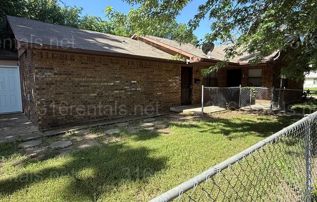 $850 - 2 bedroom/ 1 bathroom - Duplex