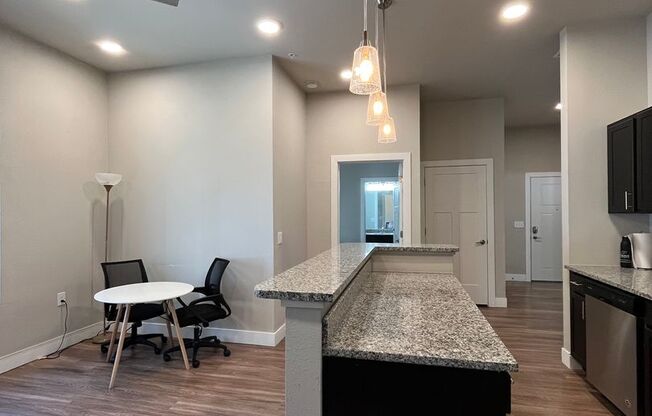 2 beds, 2 baths, 910 sqft, $1,550