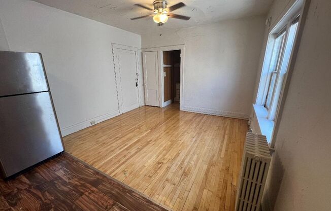 Studio, 1 bath, 366 sqft, $760, Unit 306