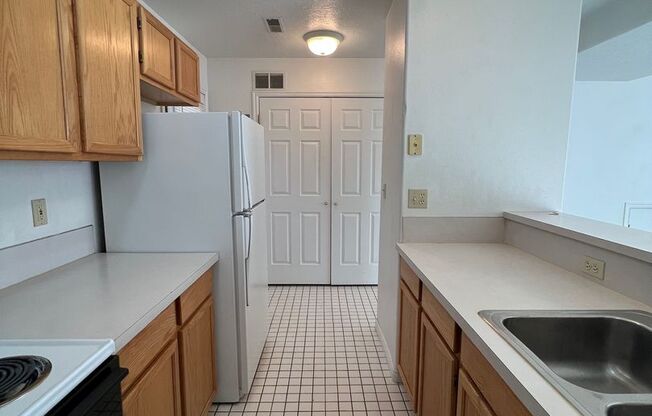 2 beds, 1.5 baths, $1,150, Unit 1860 S 2nd # 9