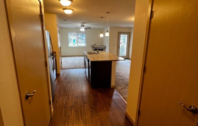 2 beds, 2 baths, 1,152 sqft, $1,695, Unit 4320-102