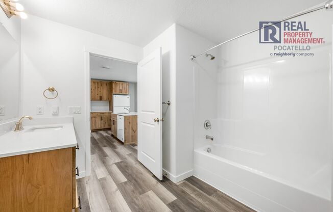 3 beds, 1 bath, 1,080 sqft, $899, Unit #D