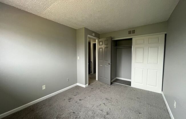 2 beds, 1 bath, 780 sqft, $1,350, Unit 02