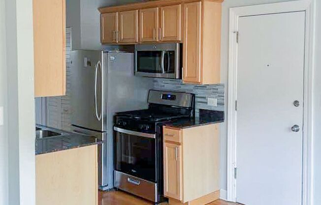 2 beds, 1 bath, 603 sqft, $2,650, Unit 628R-3N
