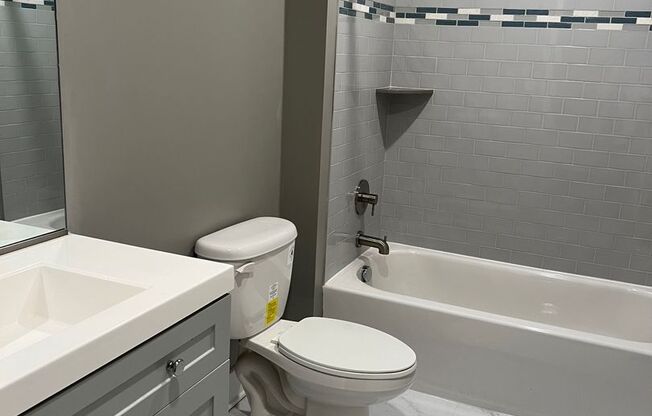 2 beds, 2 baths, $1,900, Unit 316