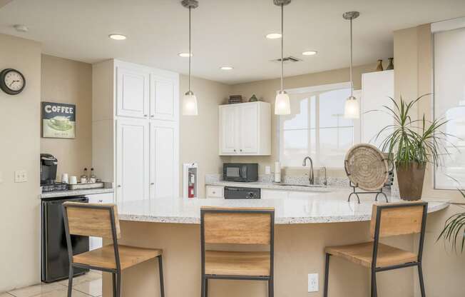 Sonterra Apartments at Paradise Valley - Resident coffee bar