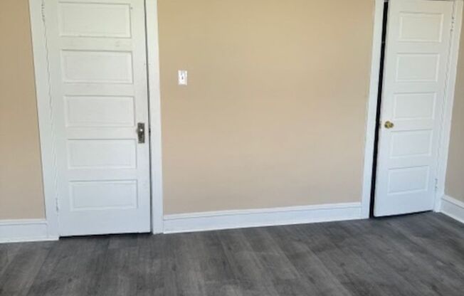 Front Porch Row - Oak Lane (SECTION 8 VOURCHER HOLDERS ONLY)