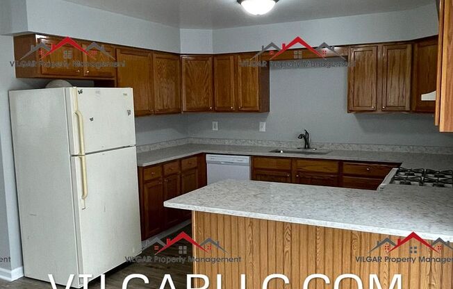 2 beds, 1.5 baths, $1,450, Unit Unit 247