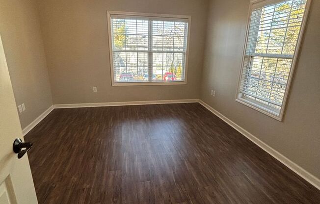 1 bed, 1 bath, 687 sqft, $775, Unit B7