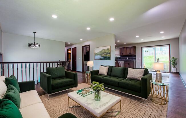 Move in Special! $400 off First Months Rent! 3 Bedroom / 2.5 Bath off 120th and Blondo