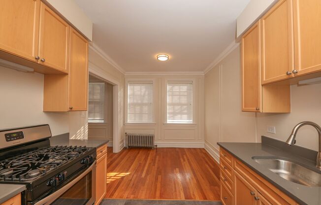 2 beds, 1 bath, 815 sqft, $1,945, Unit 509-2