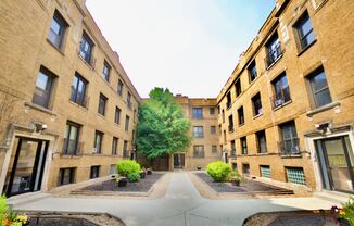 726 Roscoe St.