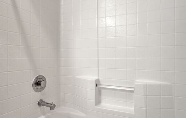 1 bed, 1 bath, 698 sqft, $2,095, Unit 105