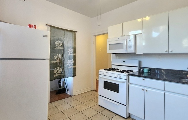 1356 W DEVON