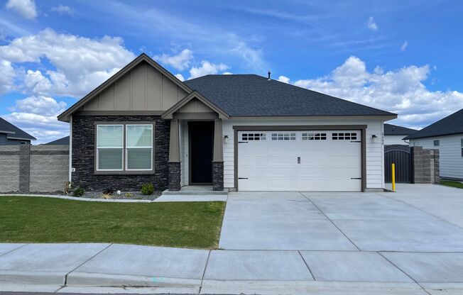 West Richland House for Lease!