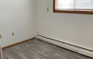 1 bed, 1 bath, $750, Unit 4