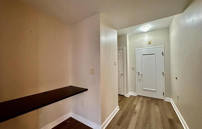 1 bed, 1 bath, 779 sqft, $1,600