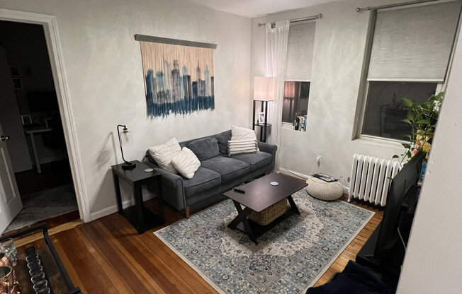 2 beds, 1 bath, $3,500, Unit 4