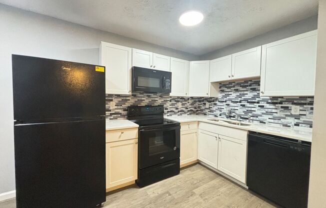 2 beds, 1 bath, $1,165