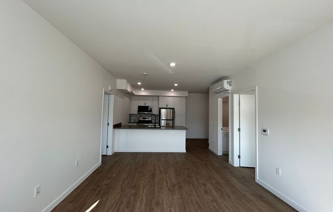 2 beds, 2 baths, 902 sqft, $3,085, Unit 2116-204