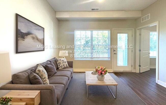 1 bed, 1 bath, 650 sqft, $1,165, Unit 5601-1A NE 80th Ter