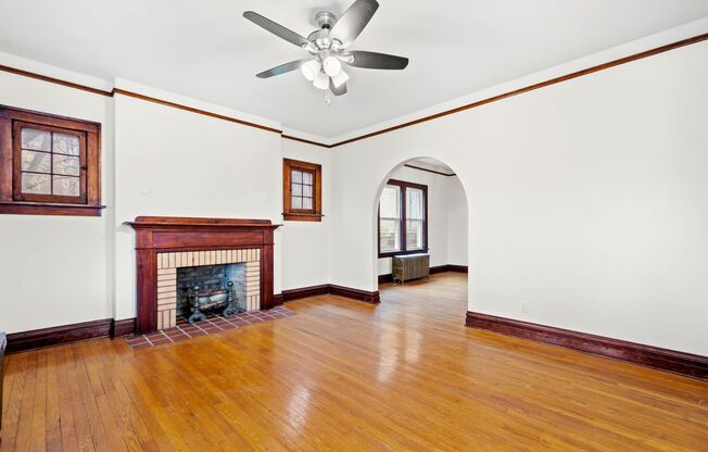 AVAILABLE FOR EARLY DECEMBER! Do not miss this HUGE 3-BEDROOM / 2-BATHROOM home in CARRICK! SECTION 8 ACCEPTED!