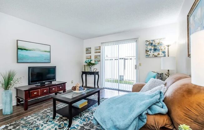 2 beds, 1 bath, 850 sqft, $1,350, Unit 331