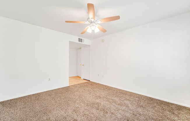 2 beds, 2 baths, $1,283, Unit # 1132 1132