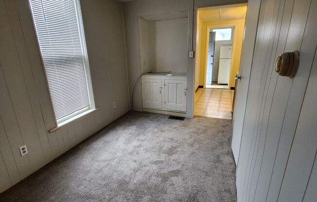 1 bedroom apartment includes all utilities