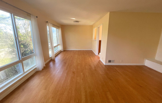 Large 3 Bedroom, 2 Bathroom in Daly City