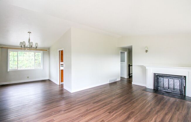 West Salem Home with Daylight Basement ~ Cascade 970