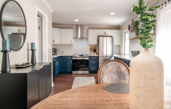 NOW AVAILABLE!! NEW AVONDALE LISTING!!