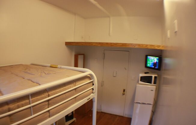 1 bed, 1 bath, 90 sqft, $1,195, Unit 14 - 3D
