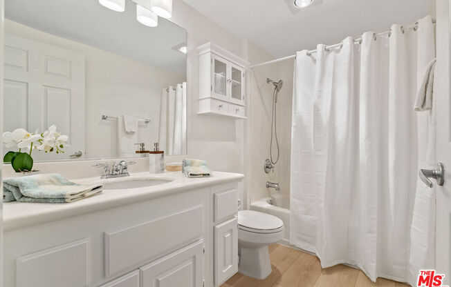 1 bed, 2 baths, 1,149 sqft, $3,750, Unit 438