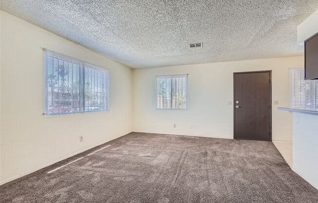 2 beds, 1 bath, $1,075, Unit Unit 1