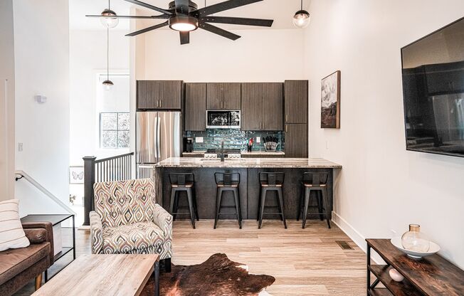 Modern Elegance w/ Garage Parking in German Village nieghborhood