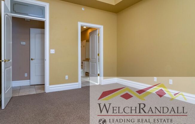 Spacious 2-Bedroom Condo in Prime Downtown Location!