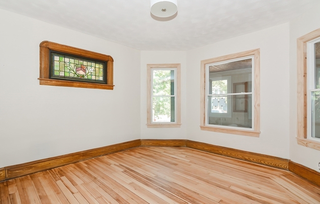 350 KING ST