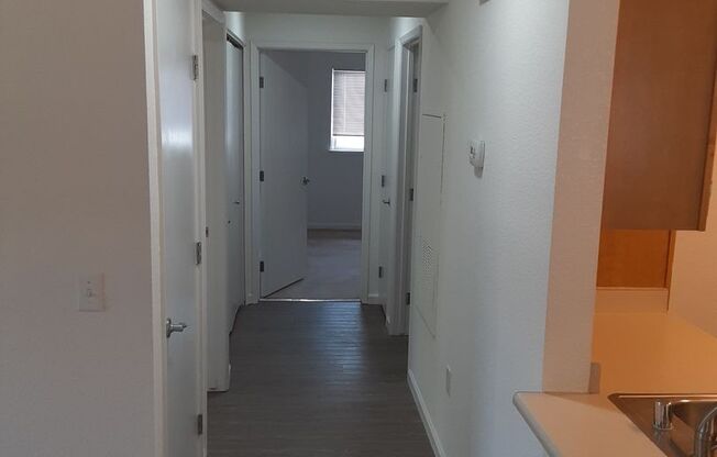 2 beds, 1 bath, 848 sqft, $1,900, Unit 1802