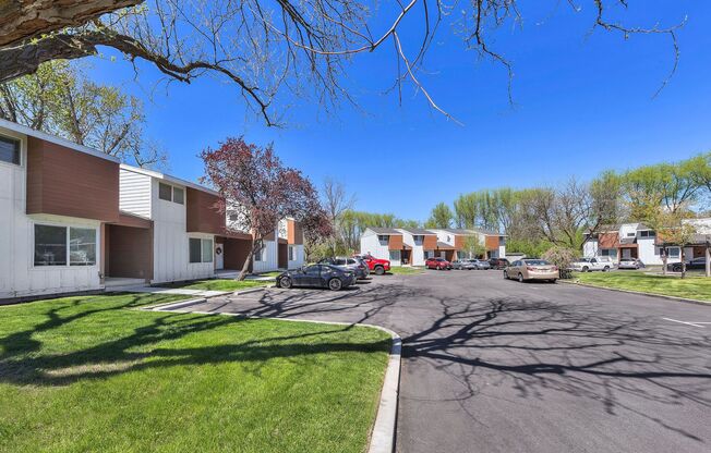 3 beds, 1.5 baths, 1,200 sqft, $1,750, Unit 5454-3