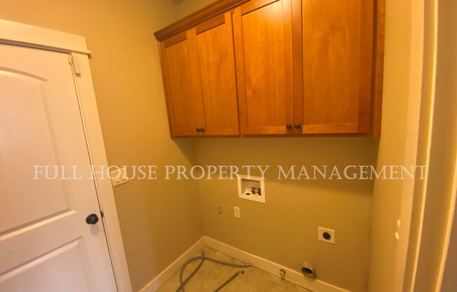 3 beds, 2 baths, $2,295