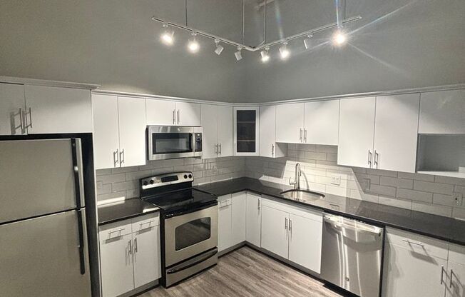1 bed, 1 bath, 687 sqft, $2,525, Unit 103
