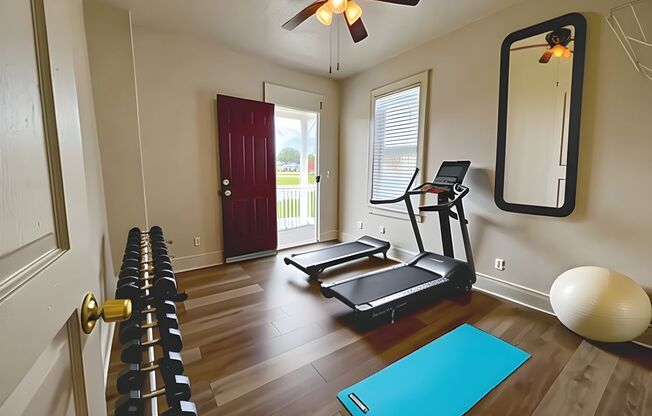 Renovated 5 Bedroom 2 Bathroom in York!