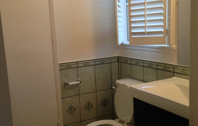 3 beds, 2 baths, $3,895