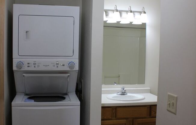 2 beds, 1 bath, 1,050 sqft, $1,199.99, Unit 142-07