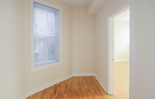 2 beds, 1 bath, 835 sqft, $1,995, Unit 2318-2R