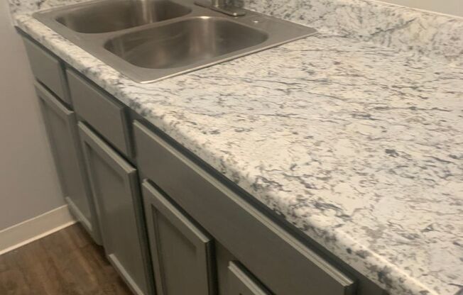1 bed, 1 bath, 560 sqft, $785, Unit 2800-102