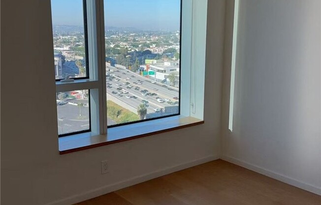 1 bed, 1.5 baths, 920 sqft, $3,500, Unit 1703