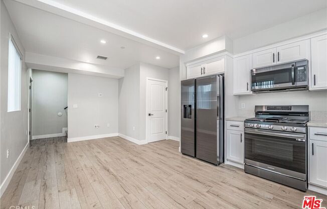 433 W GAGE AVE