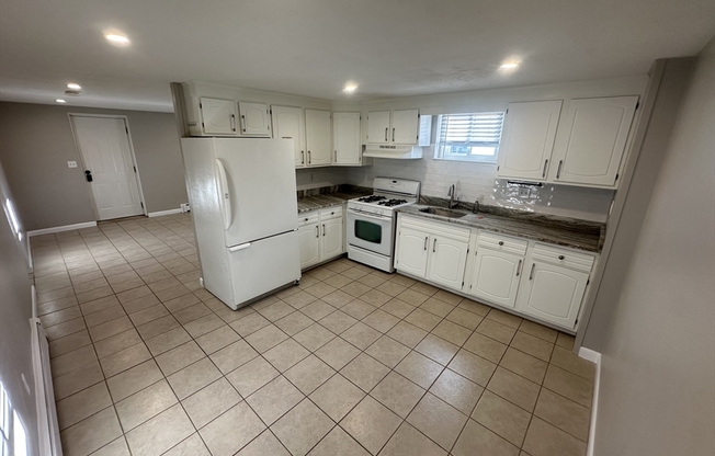 1 bed, 1 bath, 800 sqft, $1,900, Unit 1